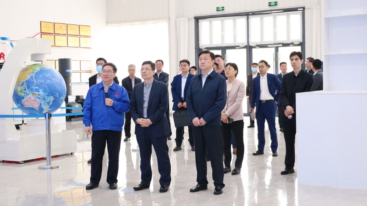 海爾集團黨委書記、董事局主席、首席執(zhí)行官周云杰蒞臨天瑞重工考察